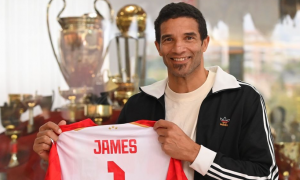 DEJVID DŽEJMS POSETIO MARAKANU: „Nema razlike u posvećenosti između navijača Crvene zvezde i Liverpula“ (FOTO)