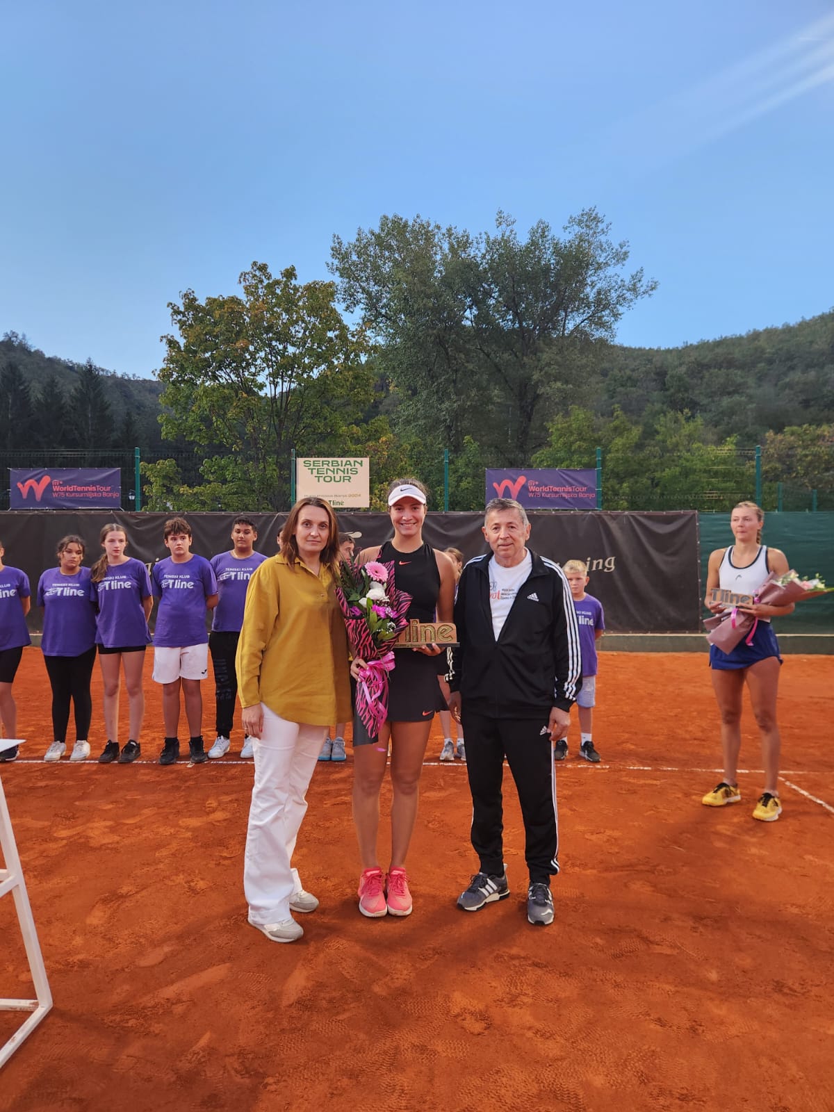 Lola Radivojevic sa trofejom u Kursumlijskoj Banji5