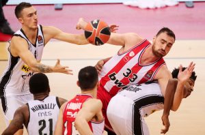 POTENCIJALNA KATASTROFA ZA CRVENO-BELE: Povređen Milutinov, šta ovo znači za Zvezdu i Petruševa?!