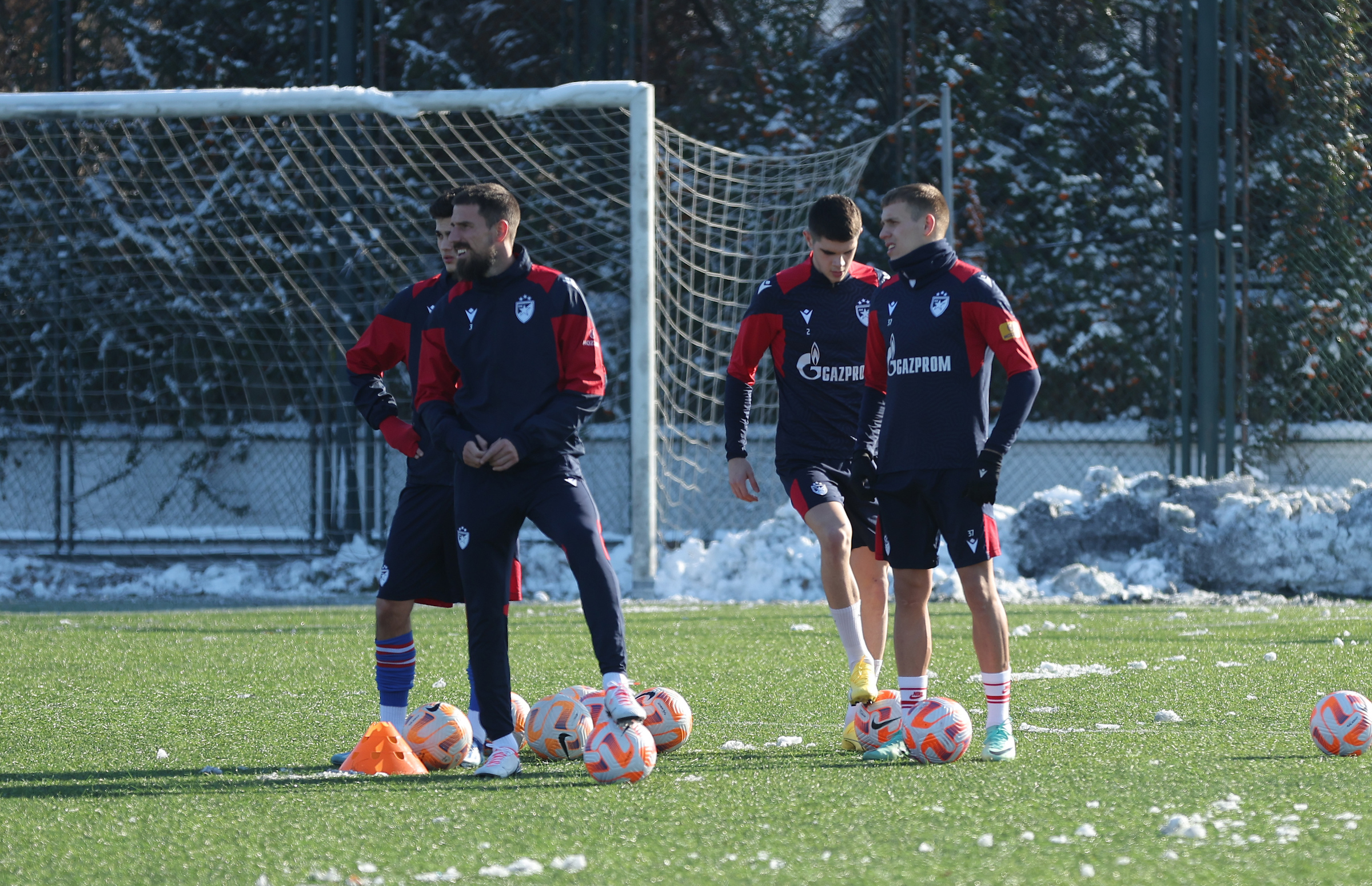 FK Crvena Zvezda okupljanje i trening