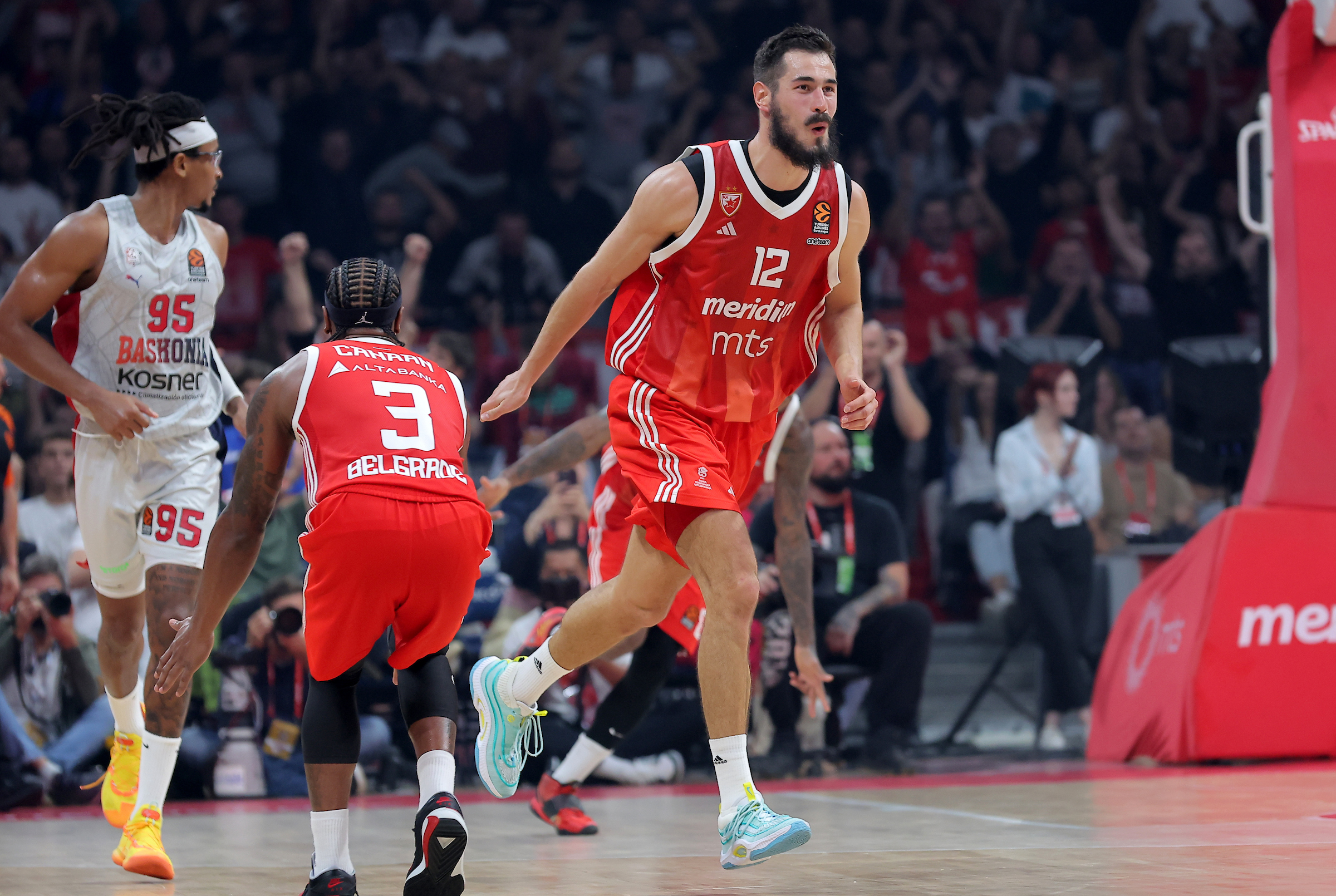 Crvena Zvezda vs Baskonia Vitoria Gasteiz, Euroleague basketball, Round 2