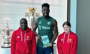 VELIKO BRAVO ZA GOLAMANA MANČESTER JUNAJTEDA: Andre Onana dobitnik nagrade za humanitarni rad! (FOTO)