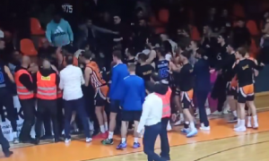 „SEVALE“ SU PESNICE U HRVATSKOJ: Opšti haos na košarkaškoj utakmici, učestvovali i navijači! (VIDEO)