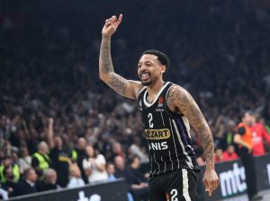 КARLIK DŽONS NAKON MAESTRALNE PARTIJE: „Energija i bacanje za loptom!“