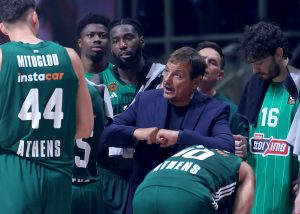 GRCI, MLAKI STE: Ergin Ataman ozbiljno pohvalio Grobare i Delije! (VIDEO)