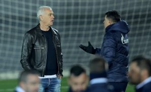ZVEZDA JE SPREMNA ZA DUEL SA BARSELONOM: Zvezdan Terzić posetio fudbalere na poslednjem treningu pred sutrašnji duel! (FOTO) (VIDEO)