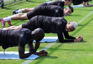 VELIKI PEH ZA BIVŠEG FUDBALERA PARTIZANA: Mladi napadač se povredio i neće se vraćati na teren do kraja godine! (VIDEO)