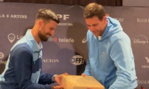 DEL POTRO ODUŠEVIO ĐOKOVIĆA NESVAKIDAŠNJIM POKLONOM: Ovo Novak nije mogao da predvidi! (VIDEO)