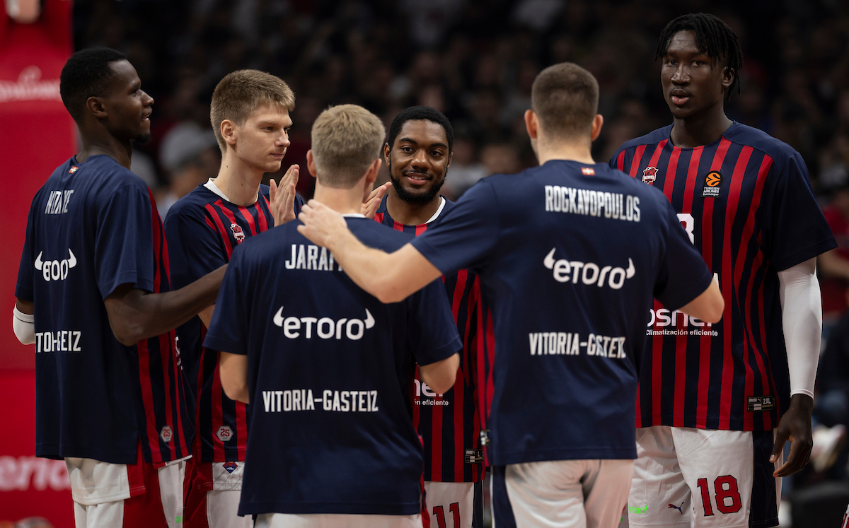 Crvena Zvezda v Baskonia Vitoria Gasteiz Turkish Airlines EuroLeague