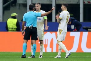 HRVATSKI KOMENTATOR U NEVERICI NAKON GOLA MILANA: „Ali ovo je faul – Moraju poništiti gol!“ (VIDEO)