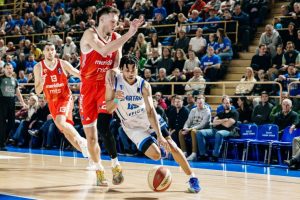 (POLUVREME) SPEKTAKL U DUDOVOJ ŠUMI: Zvezda se vratila iz dvocifrenog minusa, Spartak igra fenomenalan meč! (VIDEO)