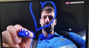 NOVAČE TI NISI VELIKI, TI SI NAJVEĆI: Đokovićeva podrška devojci koju je na protestu udario automobil! (VIDEO)