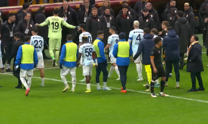NOVI SKANDAL U TURSKOM FUDBALU: Igrači Adane napustili teren nezadovoljni suđenjem protiv Galatasaraja! (VIDEO)