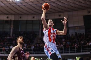 (POLUVREME) ZVEZDA VODI, ALI FMP IMA PRIKLJUČAK: Sve je otvoreno pred start drugog poluvremena!