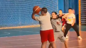 MINI JOKIĆ SNIMLJEN U ARANĐELOVCU: Pogledajte poteze dečaka koji neodoljivo podsećaju na Džokerove majstorije! (VIDEO)