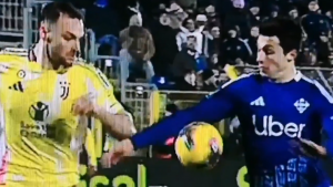 U ITALIJI NIŠTA NOVO: Juve pobeđuje, sudije u centru pažnje, Fabregas besni! (VIDEO)