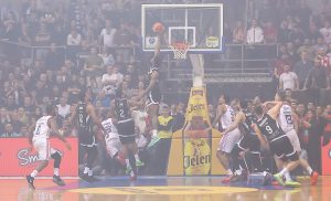 KARLIK BEZ ŽIVACA ZA POBEDU, MORAMO U PRODUŽETKE: Željko poludeo nakon prvog bacanja, smatra da je bilo neregularno!