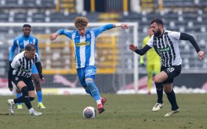 NOVA MAJSTORIJA LANETA JUNIORA: Prešao pola terena sa loptom u nogama, golman nemoćan! (VIDEO)