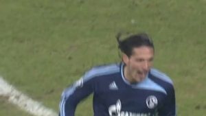 PROSAVLJENI FUDBALER OČI U OČI SA PROVALNICIMA: Skandalozna provala, ogromna pljačka i bekstvo kao u akcionom filmu!