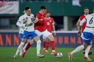 (POLUVREME) SRBIJA BEZIDEJNA U BEČU: Austrijanci imaju minimalnu prednost! (VIDEO)