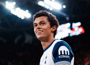 PRVI TROFEJ ZA TOTENHEM NAKON 17 GODINA: Postekoglu savladao Amorimov Junajted i doneo tron Lige Evrope „Pevcima“!