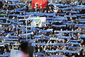 SPEKTAKL PRED MEČ SEZONE: Novi Pazar kuva, navijači okupirali stadion na treningu! (VIDEO)