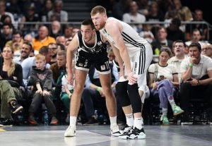 DAVIS BERTANS JE JOŠ UVEK MILJENIK GROBARA: „Lep je osećaj kada ovi klinci, koji nisu ni bili rođeni kad sam ja igrao ovde, traže slike“