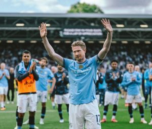 NAPULJ PODRHTAVA: Šampion Italije doveo Kevina De Brujnea! (FOTO)