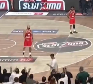 IZ PANATINAIKOSA BESNI NAKON EKSPLICITNOG POTEZA FURNIJEA: „Najgori i najprovokativniji gest u istoriji košarke u Grčkoj“ (VIDEO)