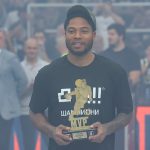 DOKTORI NISU MOGLI DA POTVRDE POVREDU, DŽONS NIJE HTEO NIŠTA DA RIZIKUJE: Amerikanac odbio i blokade uprkos važnosti meča!