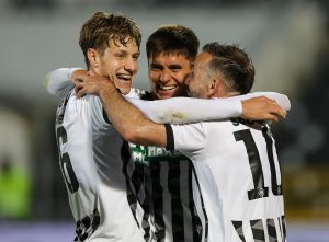 PARTIZAN PREDSTAVIO NOVE DRESOVE: Ova dva detalja su upečatljiva! (FOTO)