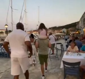 MEDŽIK DŽONSON NALETEO NA SRBE U GRČKOJ: Reakcija legendarnog Amerikanca oduševila sve! (VIDEO)