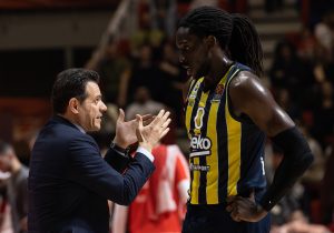 AU, KAKVE VESTI STIŽU IZ IZRAELA: Džonatan Motli uhapšen, policija morala da razvaljuje vrata!