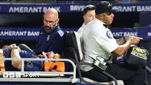 STRAVIČNE SCENE U AMERICI: Igrač krvav završio u bolnici nakon što ga je lopta pogodila brzinom 170 km/h! (VIDEO)