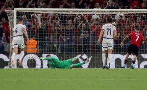 OVAKO JE ĐOLE PETROVIĆ RASTUŽIO DESET MILIONA ALBANACA: Odbrana koja je od Tirane napravila pozorište! (VIDEO)