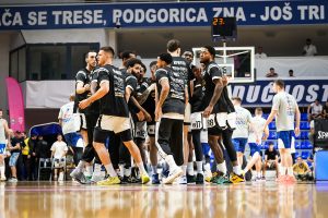 (POLUVREME) PARTIZAN IMA DVOCIFRENU PREDNOST U MORAČI: Crno-beli imaju apsolutnu kontrolu utakmice za sada protiv Podgoričana!