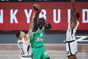 ZVEZDA PONOVO U PROBLEMU: Već viđeno pojačanje na centru sada je dobilu još jednu ozbiljnu ponudu!