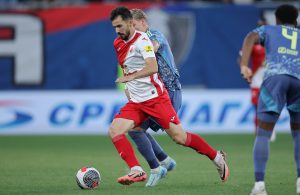 PONOVO U DRESU VOJVODINE: Iskusni srpski vezista potpisao dvogodišnji ugovor sa „Starom damom“!