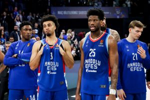 CRVENA ZVEZDA ZAVRŠILA NOVO POJAČANJE?! Evroligaš se javno oprostio od svog košarkaša!