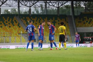 SRAMNA ODLUKA UEFA: Manja kazna za povike „Ubij Srbina“ nego za pirotehniku Grobara!