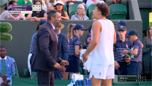 TENISKE SUDIJE I ZVANIČNICI SU CIRKUS: Linijaša se rešismo, ostali su samo ovi u stolicama!! (VIDEO)