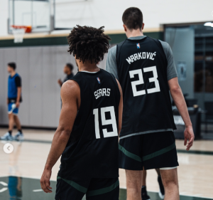 BOGOLJUB MARKOVIĆ ZABELEŽIO NOVU DOBRU PARTIJU U LETNJOJ LIGI: Bivši košarkaš Mege pametno koristi minute u dresu Milvokija!