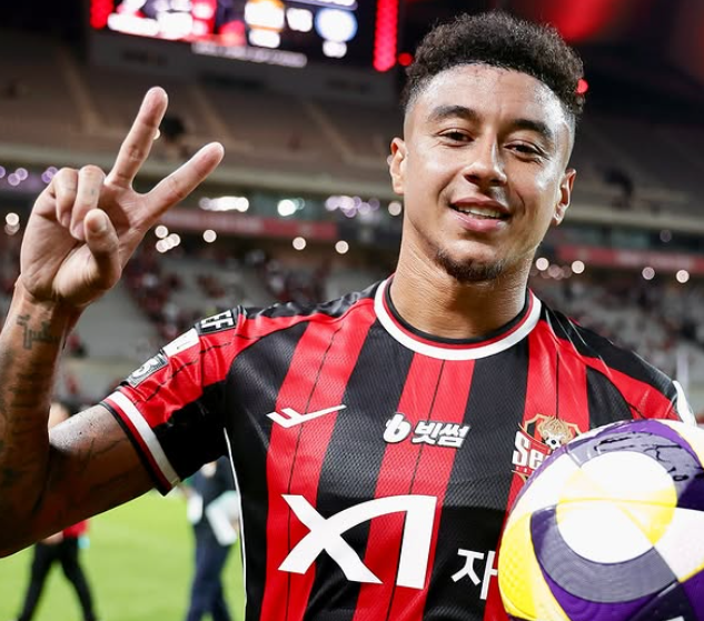 AU, KAKVA BOMBA: Bivši fudbaler Mančester junajteda demonstrirao klasu! (VIDEO)