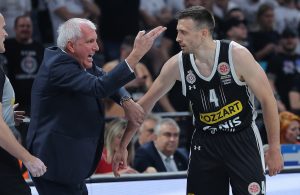 RAKIJA, KAMERA I ŽELJKO: Obradović upao usred intervjua Alekse Avramovića! (VIDEO)