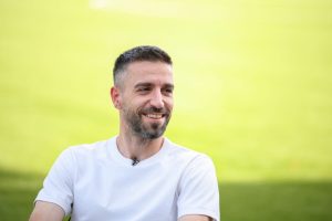 ŽELEZNIČAR SUROVO POČEO SEZONU, PA PRODUŽIO UGOVOR TRENERU: Cvetaju ruže u Pančevu!