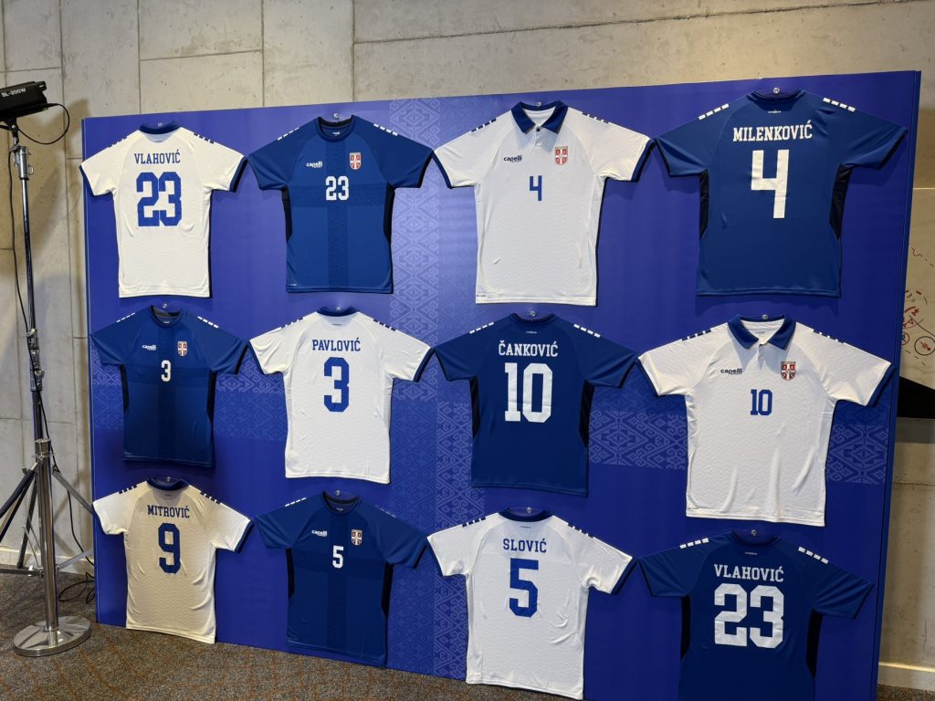 „ORLOVI“ OPET U PLAVOM: Srbija u novim dresovima napada Englesku i Letoniju!