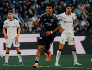 LUDA UTAKMICA I KIŠA GOLOVA: Ajntraht umalo prosuo vođstvo od 6:0!