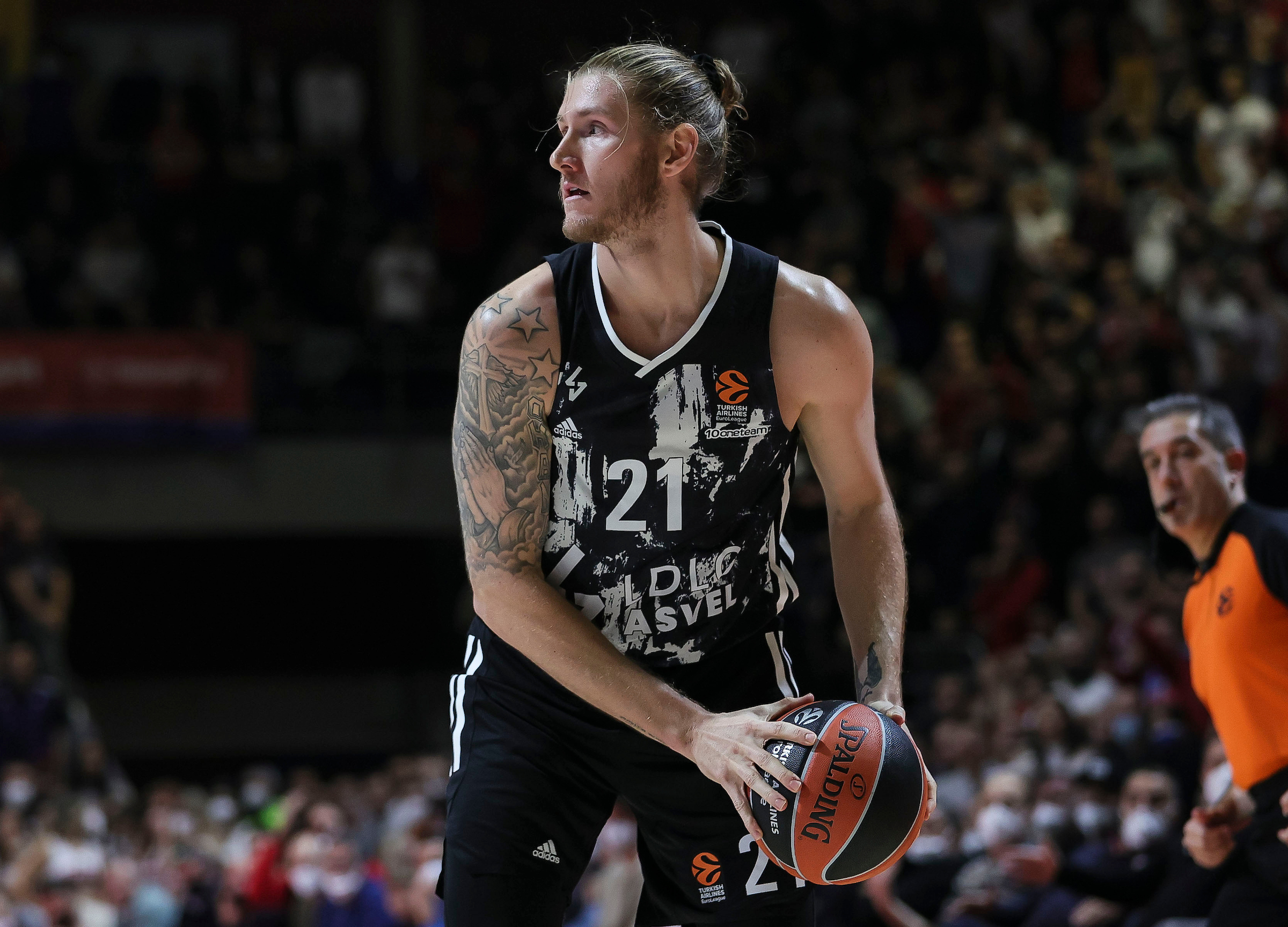 Crvena Zvezda v Asvel Euroleague season 2021/2022 Dilan Osetkovski