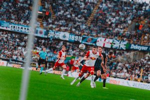 DOMINIRA BUNDESLIGOM, ALI NEMA MESTA KOD PIKSIJA: Srpski napadač proglašen za igrača meseca!