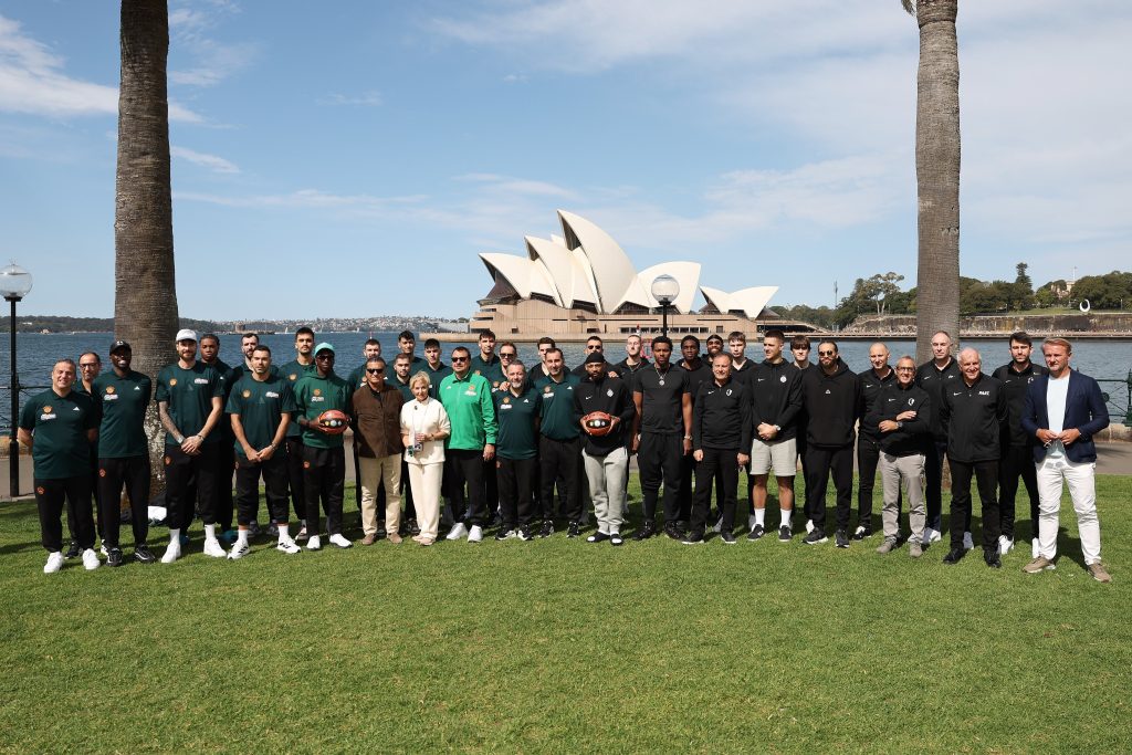 OBRADOVIĆ ODUŠEVLJEN: Dim ispred sidnejske Opere za Partizan! (FOTO)